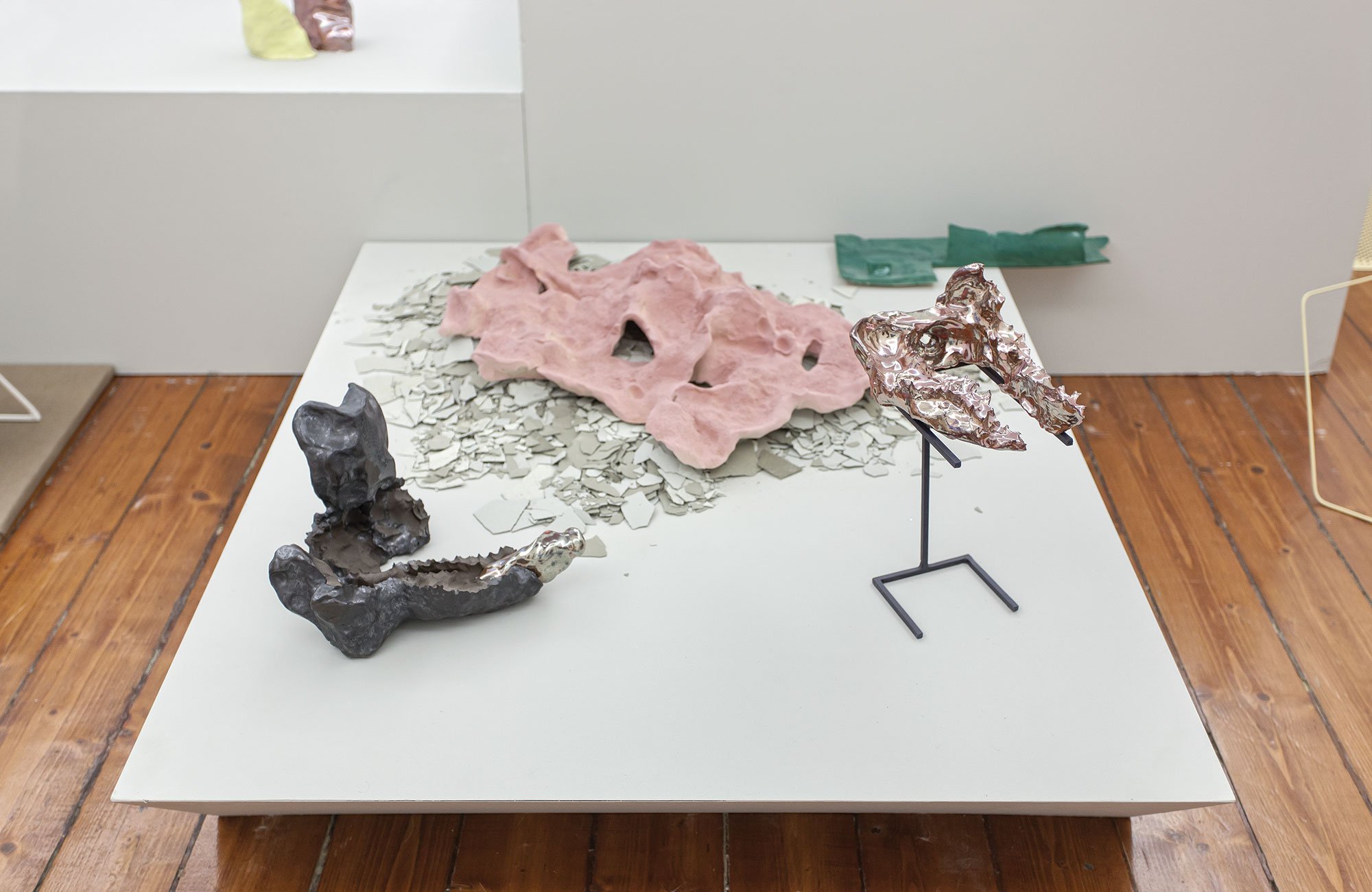 Emre Hüner, Anthropophagy, installation on wooden bases with ceramics, metal elements, dimensions variable, 2013