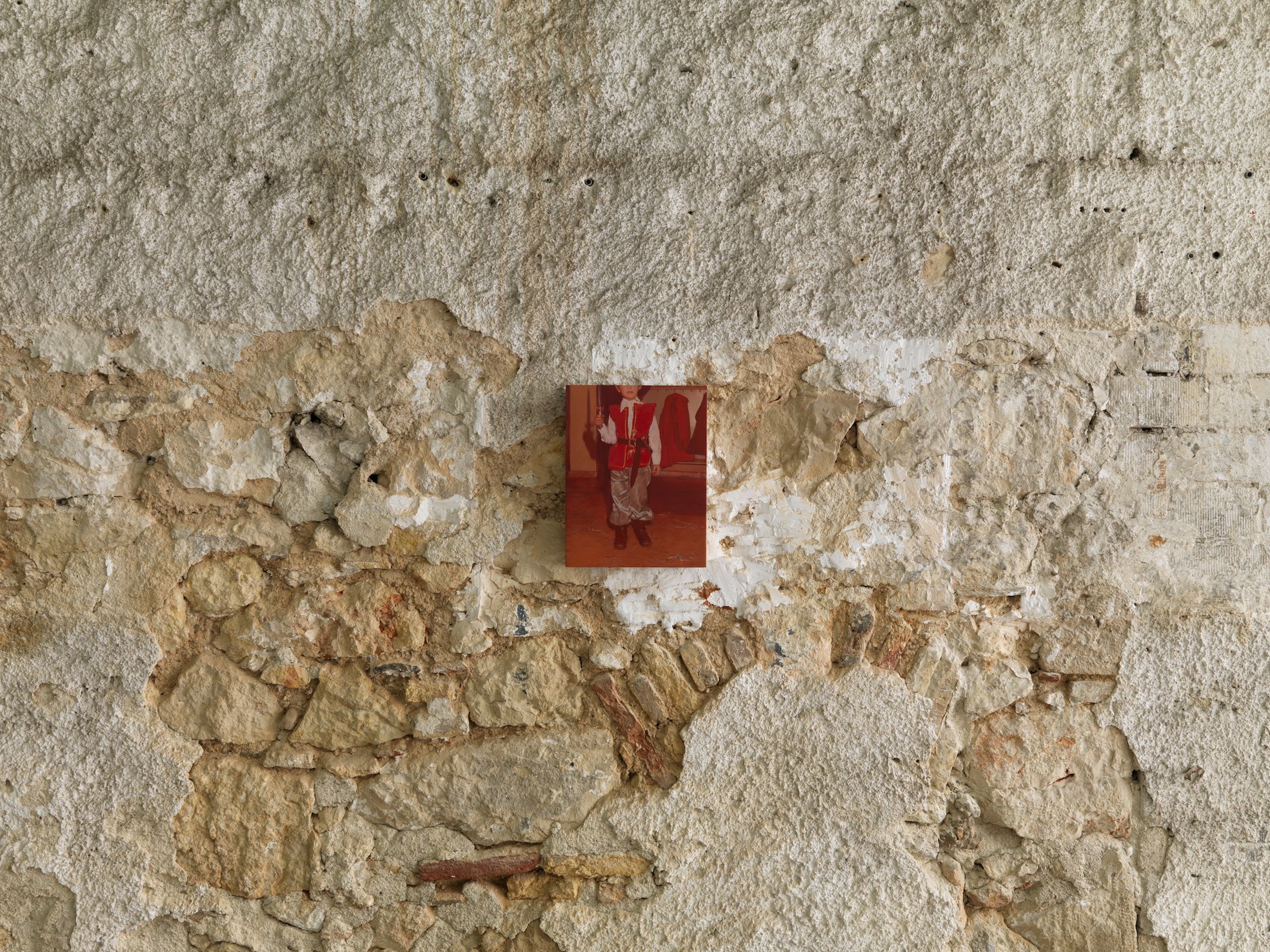 Eftihis Patsourakis, Headless (24 February), οil on wood, 35 x 27 cm (13 3/4 x 10 5/8 in), 2022. Installation view, Ζωγραφική, Rodeo, Piraeus, 2023