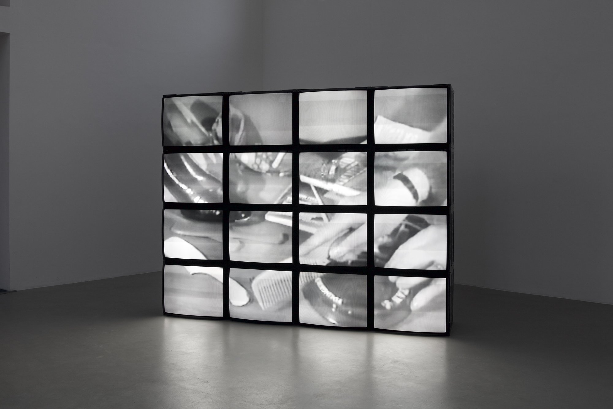 James Richards, Untitled (Video Wall), looped video, silent Hantarex Video Wall: 16 monitors (4 x 4) / 28&quot; MGG EQ/2 Hantarex CRT Monitors, 9 min. 6 sec., 2015. Installation view, James Richards, Kunstverein Munich, Munich, 2015