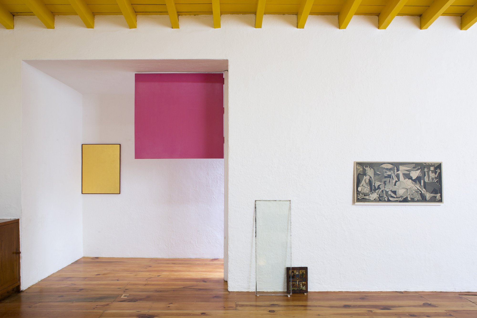 Christodoulos Panayiotou, Installation view, Mármol Rosa, Casa Luis Barragan, Mexico City, 2017